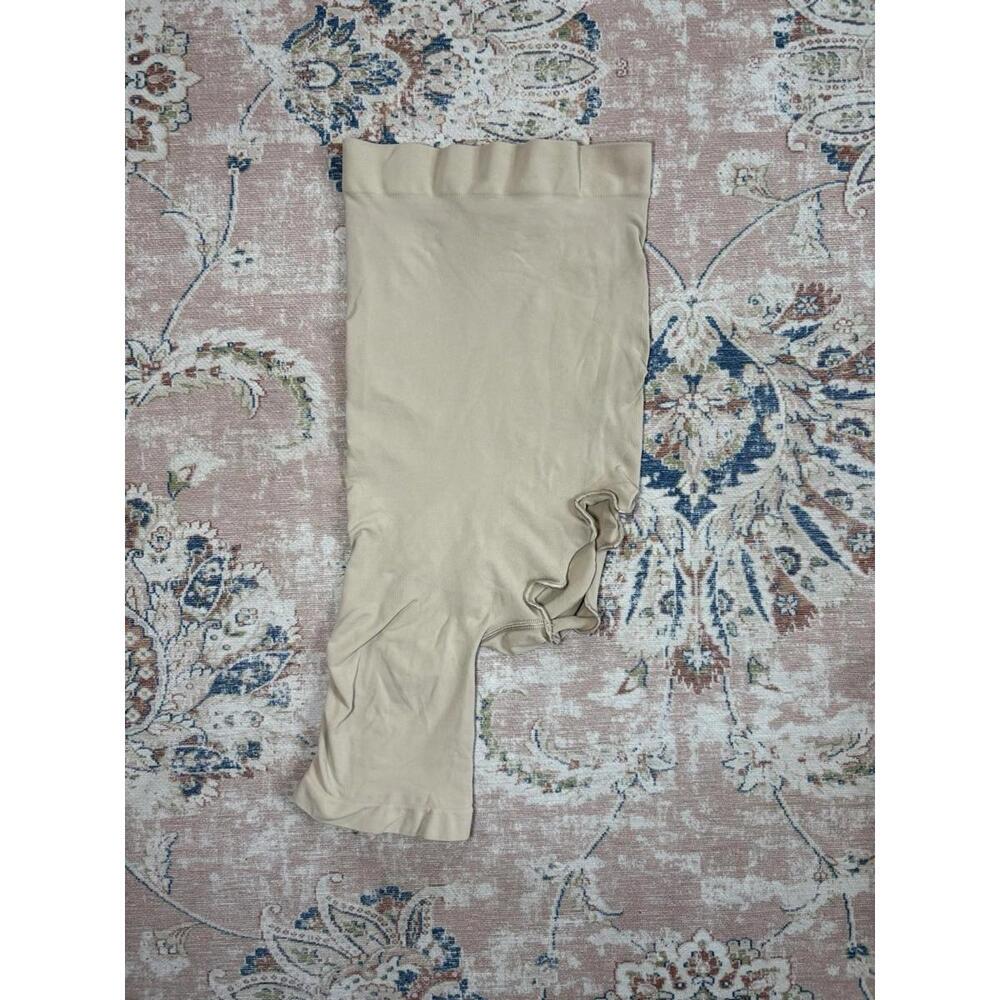 SKIMS Solution Short Left Leg Exposed Size Medium